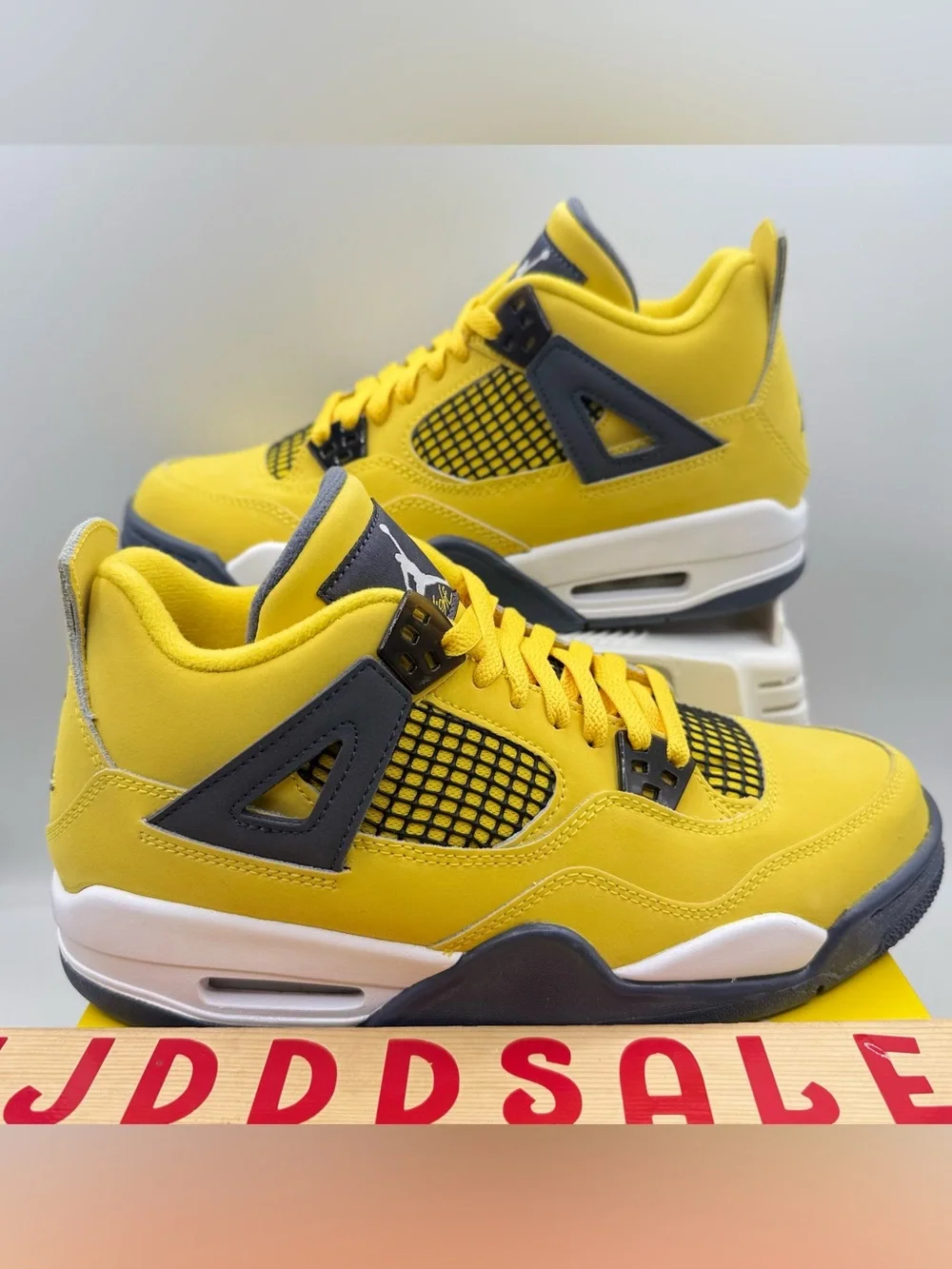 Nike Air Jordan 4 Lightning Tour Yellow GS 408452-700 Size 7Y/ Women's Size 8.5